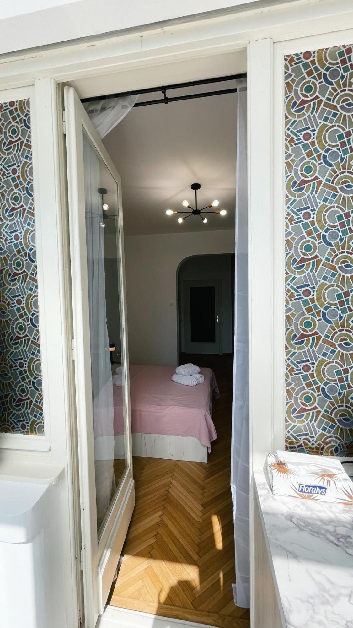 Pinkfluid - Charming Studio In Prime Location Bucharest Exterior photo