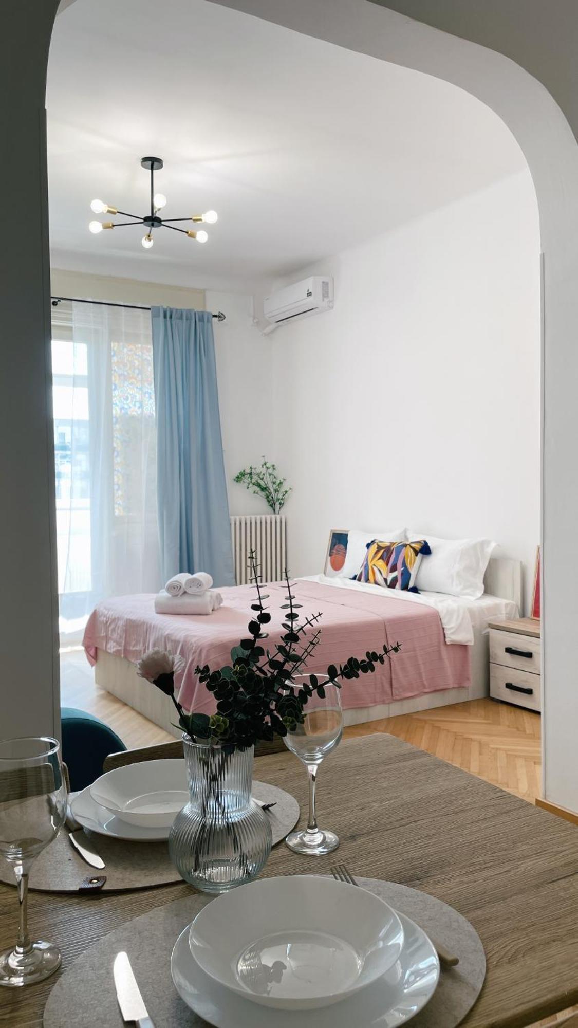 Pinkfluid - Charming Studio In Prime Location Bucharest Exterior photo
